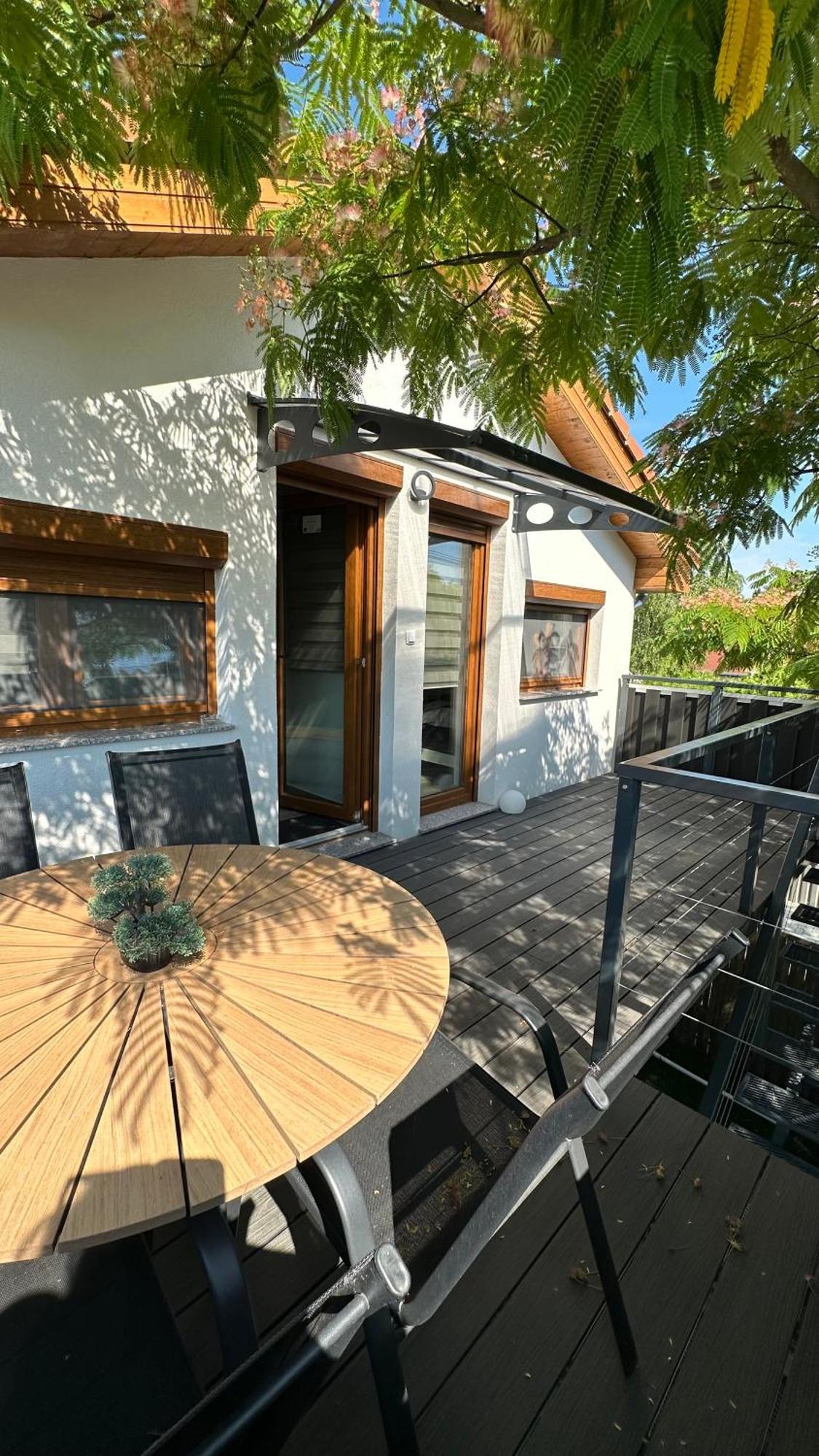 Limo Apartman Fonyod Exterior photo